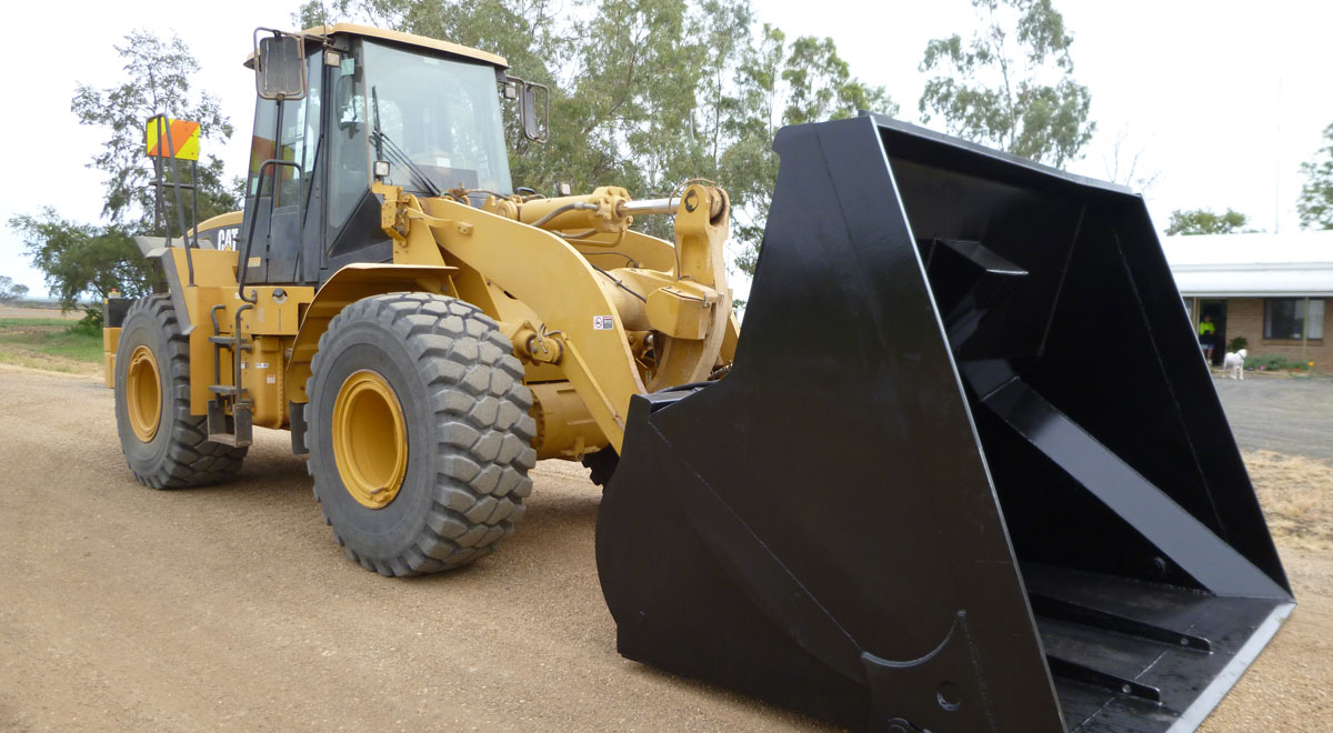 Tipper Bucket Fitment